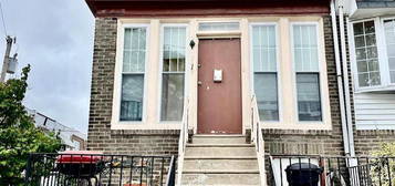 3213 N 33rd St #2, Philadelphia, PA 19129