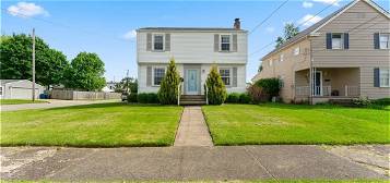 440 W Wilson St, Struthers, OH 44471