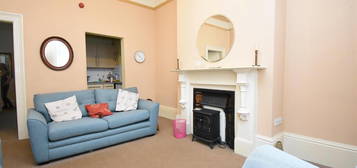 Flat to rent in The Crescent, York YO24