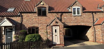 3 bedroom semi-detached house to rent