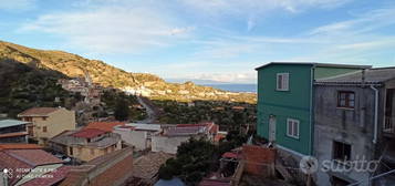 Piano terra indipendente con terrazza a Roccalumer