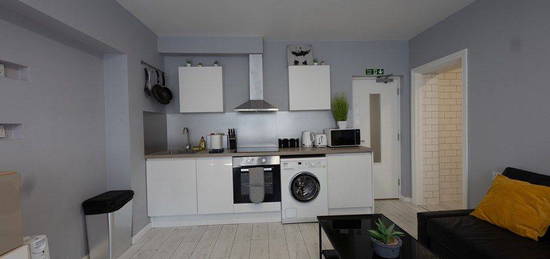 Studio to rent in Bond Street, Brighton BN1