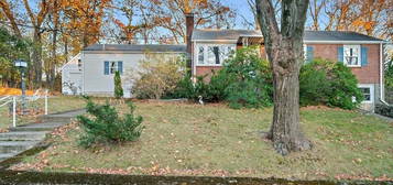 27 Burton Rd, Braintree, MA 02184