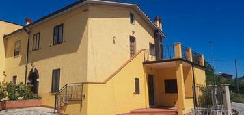 Appartamento in Villa in c.da Colle dell'Orso