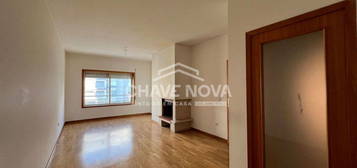 Apartamento T3 Aguas Santas com 2 lugares de garagem