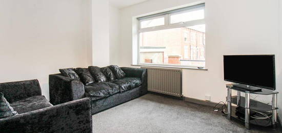 4 bedroom terraced house to rent