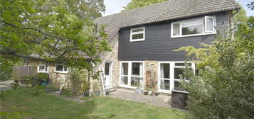 5 bedroom detached house