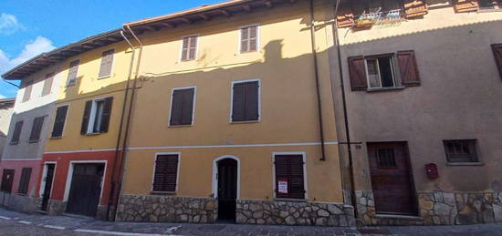 Monolocale in vendita in via Des Ambrois, 37