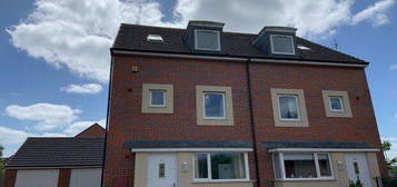 4 bed property to rent