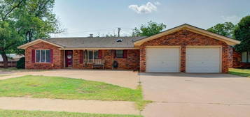 1007 S Howell St, Brownfield, TX 79316