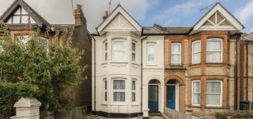 Flat for sale in Oaklands Road, London W7