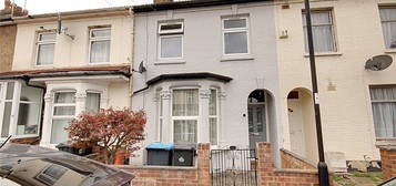 3 bed terraced house for sale