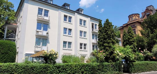 Sanierte Altbauwohnung, 3 Zimmer, Einbauküche, Balkon - gegenüber Kurpark