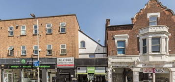 Flat to rent in Richmond Road, Kingston Upon Thames KT2