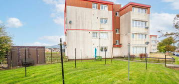 3 bedroom maisonette for sale