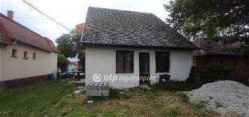 Eladó családi ház, Győrött 85 M Ft, 5+5 szobás