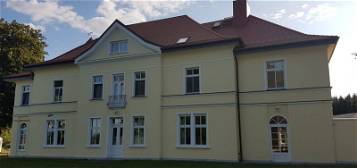 Großzügige 2-Zimmerwohnung auf der Villa inkl Seeblick