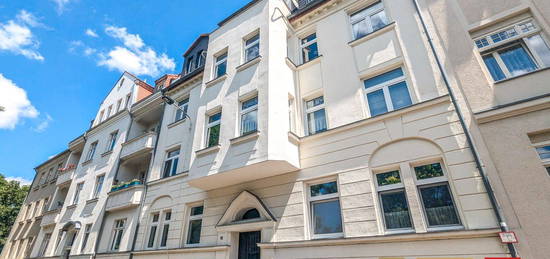 Schöne 3RW in denkmalgeschütztem Gebäude - mit Balkon und Wintergarten - beste Lage!