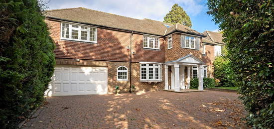 5 bed detached house for sale