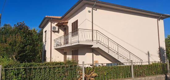 Villa in vendita in via delle Murella Arena Metato, 100