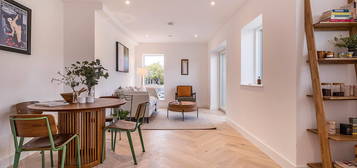 Flat for sale in Northcote Road, London SW11