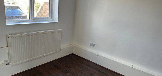 End terrace house to rent in Thatch Close, Luton LU4