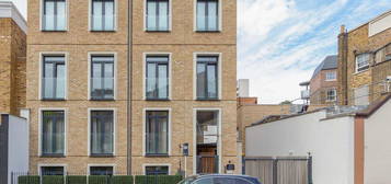 Flat for sale in Britannia Road, London SW6