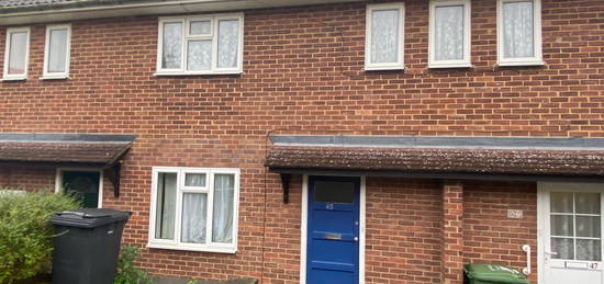 Maisonette to rent in Wolfe Close, Winchester SO22