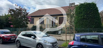 Maison de plain-pied  à vendre, 5 pièces, 3 chambres, 79 m²