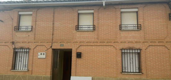 Casa de pueblo en venta en calle del Medio, 5