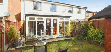 3 bed semi-detached house for sale