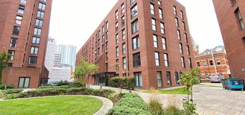 Flat to rent in Alto, Sillavan Way, Salford M3