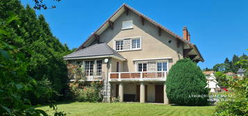 Maison bourgeoise sur 1968 m2 de terrain