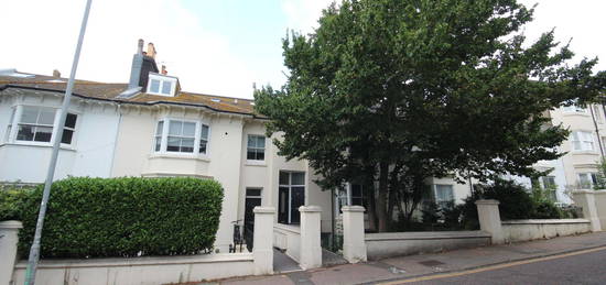 Maisonette to rent in Buckingham Place, Brighton BN1