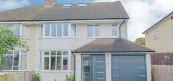 5 bedroom semi-detached house for sale