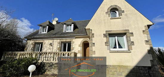 A 3 min de PACE sur la commune de MONTGERMONT- Spacieuse maison traditionnelle de 180m² hab env + sous-sol complet de 110 m² en sur terrain de près de 700m²