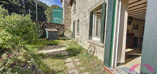 Maison en pierre  à vendre, 4 pièces, 3 chambres, 105 m²