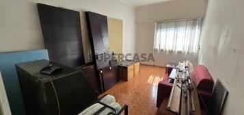 Apartamento T3, Junto ao Mercado, Odivelas