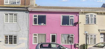 5 bedroom terraced house