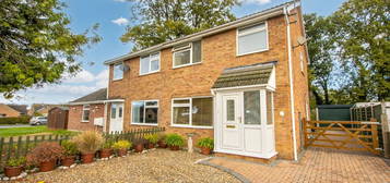 3 bed semi-detached house for sale