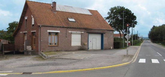 Maison avec garage attenant de 300 m 2