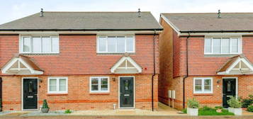 2 bedroom semi-detached house for sale