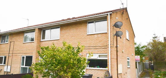 Flat to rent in Meadowcroft Rise, Westfield S20