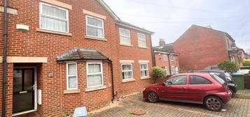 5 bedroom terraced house