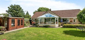 3 bedroom detached bungalow for sale