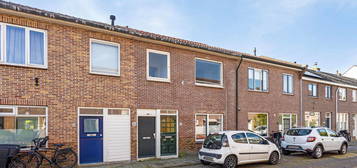 Van Leeuwenhoekstraat 25