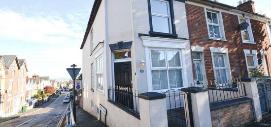 3 bedroom end of terrace house