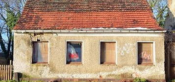 Chance zum Neubeginn + Grundstück mit Altbestand +