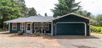 4780 Treewood Dr, Florence, OR 97439