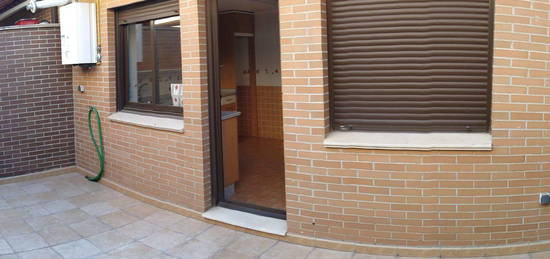 Chalet adosado en venta en calle Potosí